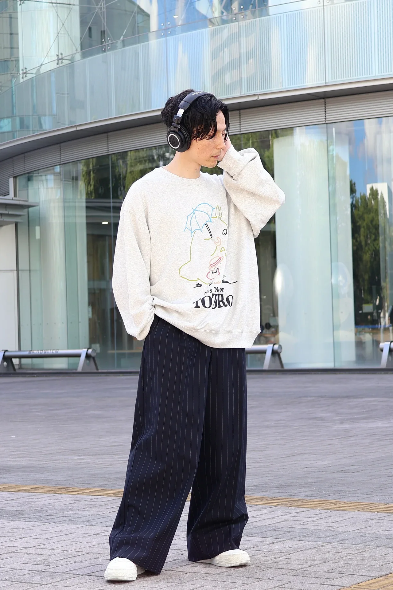 40代男性におすすめ！「UT × スタジオジブリ」トトロ＆アオサギのスウェットシャツコーディネート