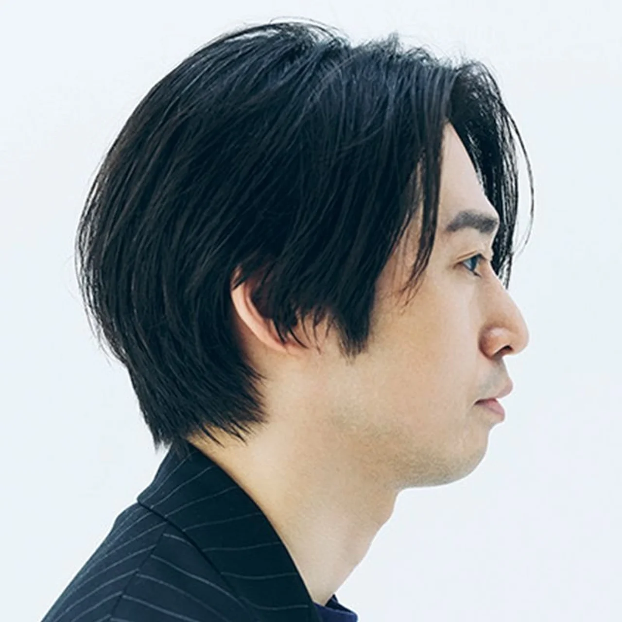 品よくまとまるリラクシーヘアでいつもの自分をドレスアップ 横