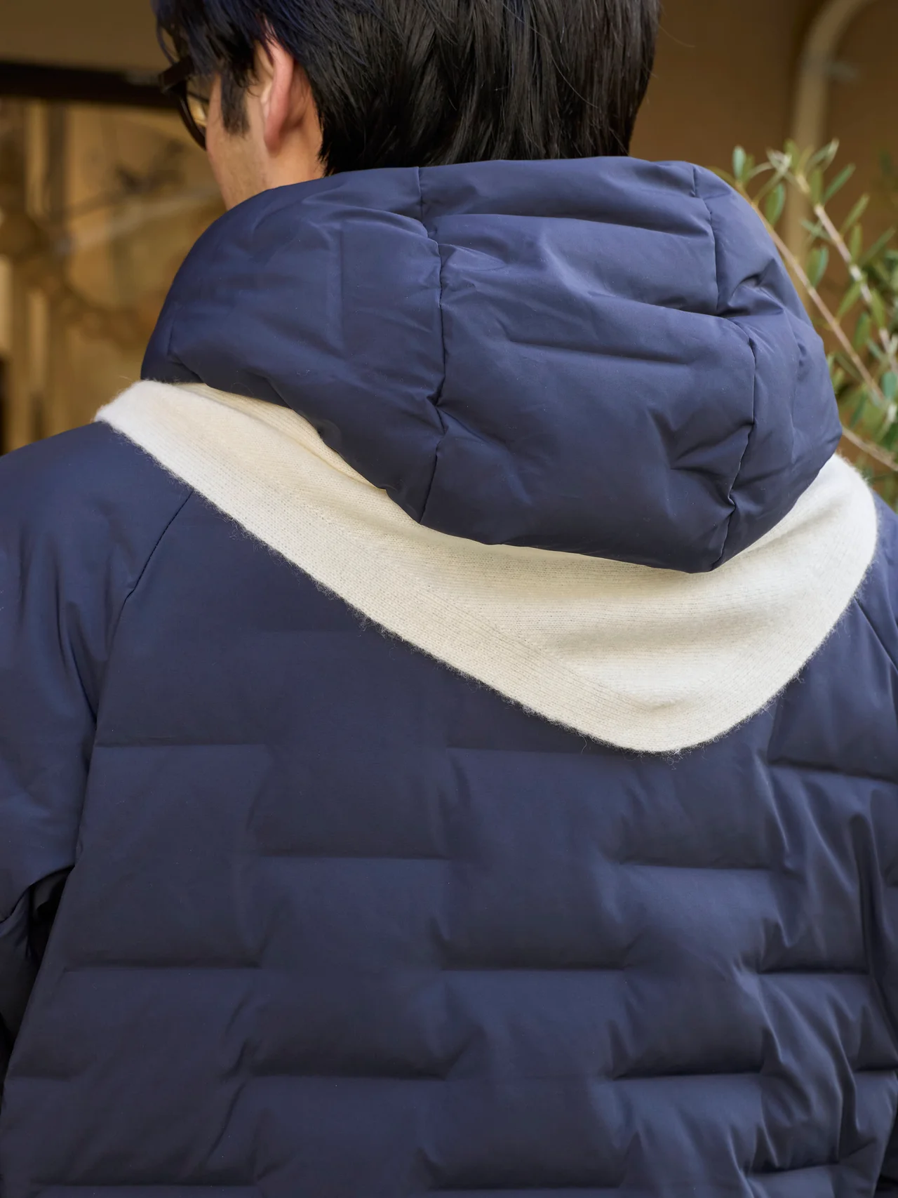 ダウンジャケット然としていないテックなパターン