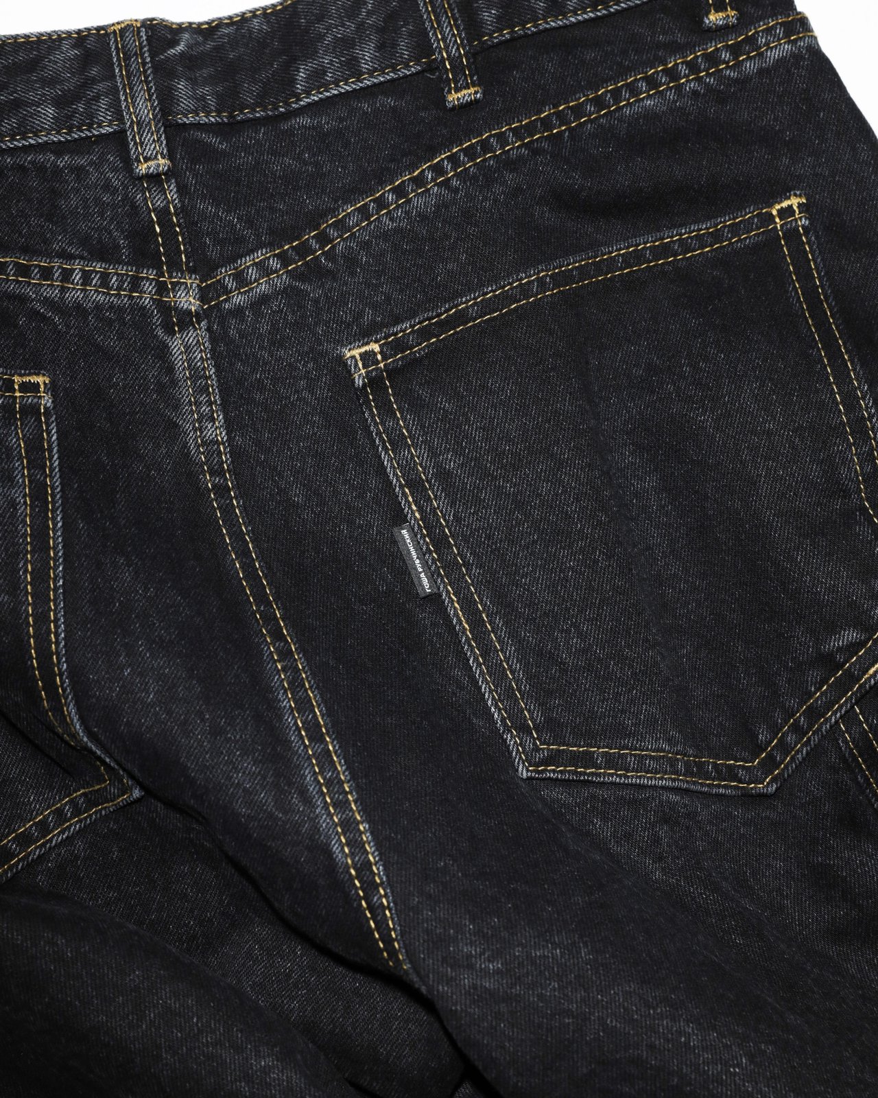 GOSHA RUBCHINSKIYのユーティリティパンツ 後ろ