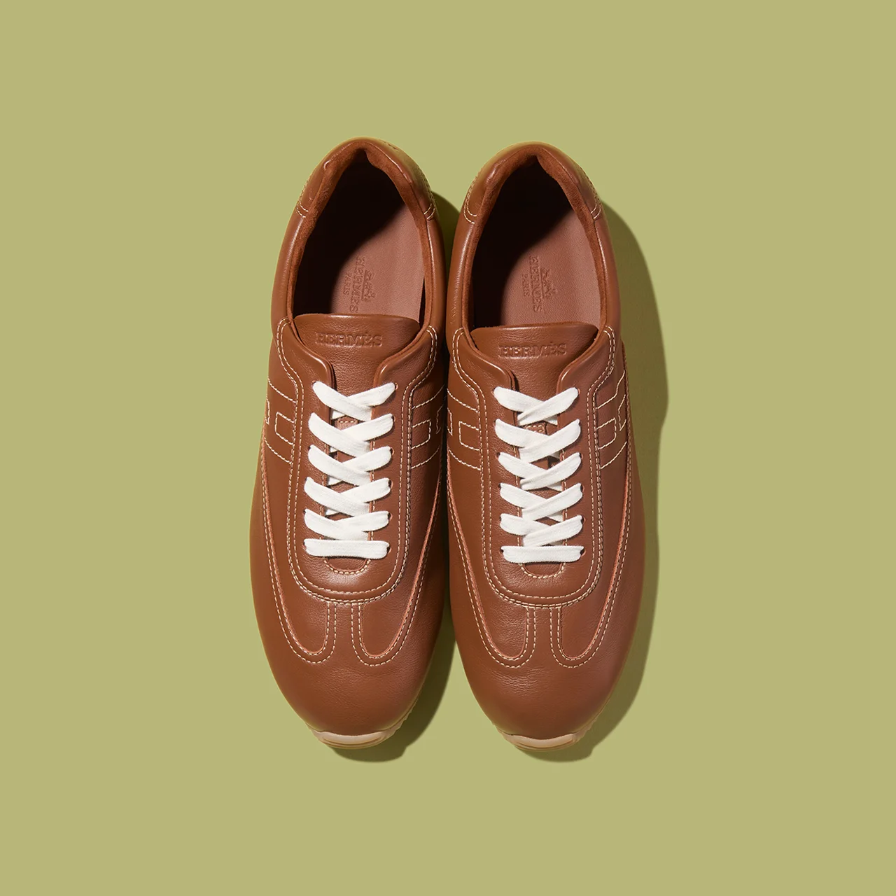 アッパーにはソフトでしなやかなヴォー・スープル（カーフ）を使用