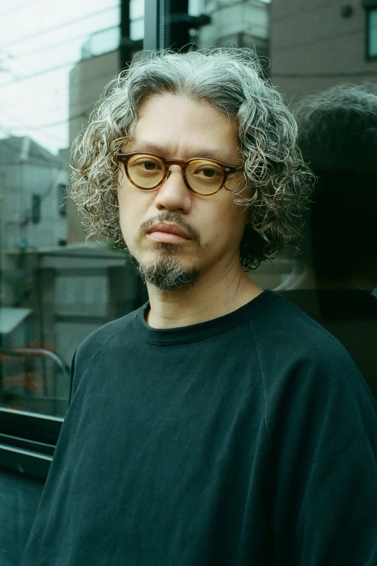 白髪とボリュームを活かしたパーマスタイル メンズヘア
