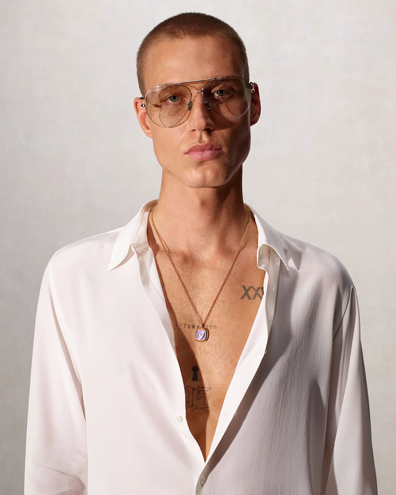 グッチ「ラ・ファミリア」ポートレート「Narcisista」