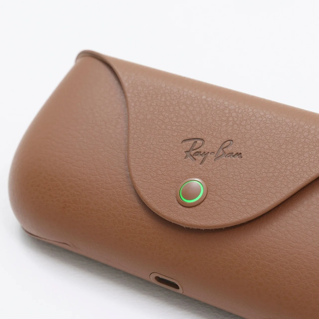【エディター私物】Ray-Ban Metaのウェイファーラー ケース