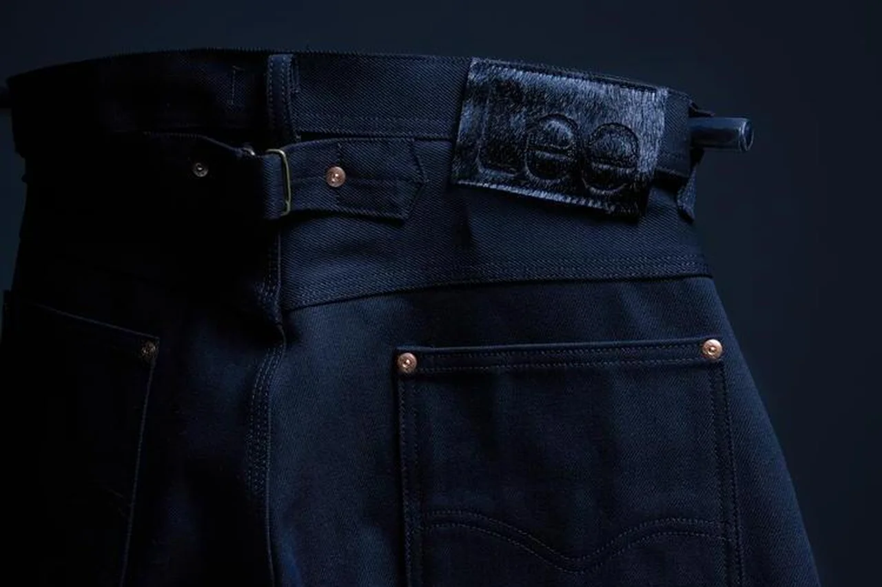 【差がつく大人の黒デニム】「リー」と「シの画像_1