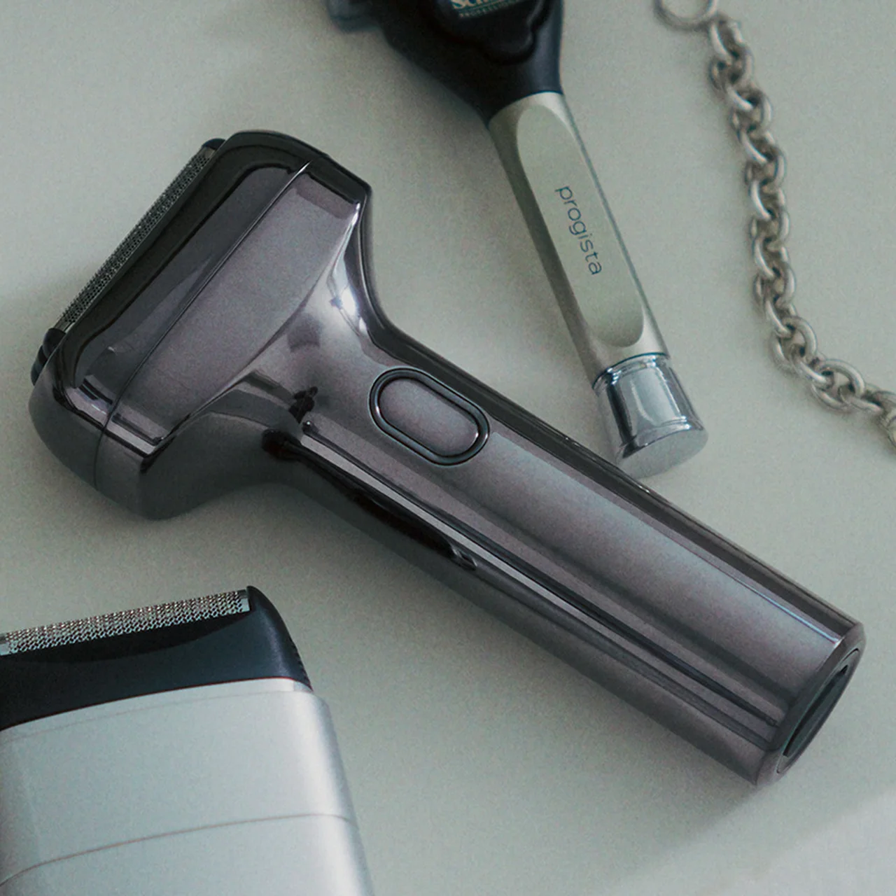 KOIZUMI｜USB充電3枚刃シェーバー KMC-0821