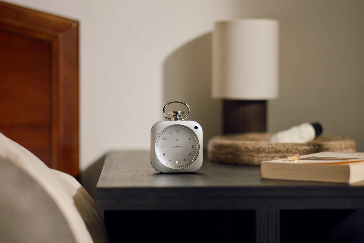 【バルミューダ】新作は“針のない置き時計の画像_9