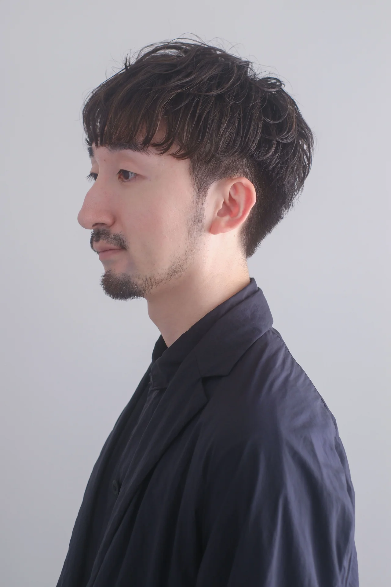 モード過ぎないワンレングスボブの左サイド