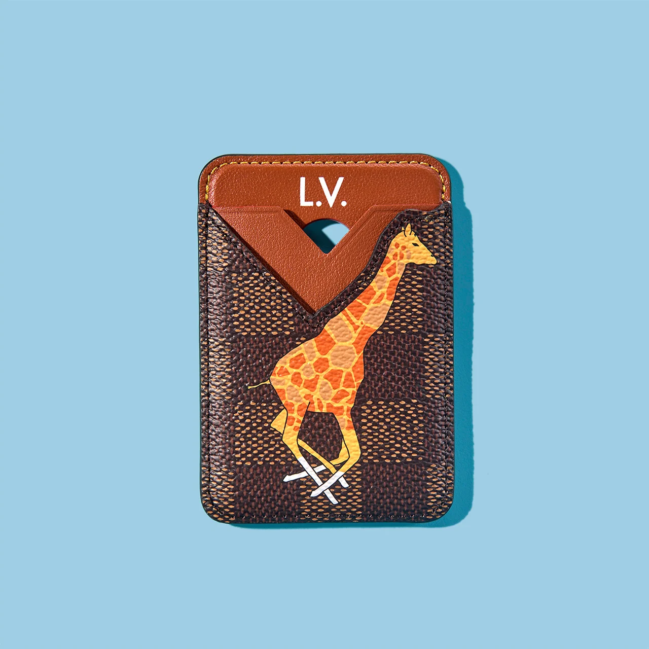 キリンのプリントがユーモアを添える「LV × ザ･ダージリン リミテッド ポルト カルト･マグネット」