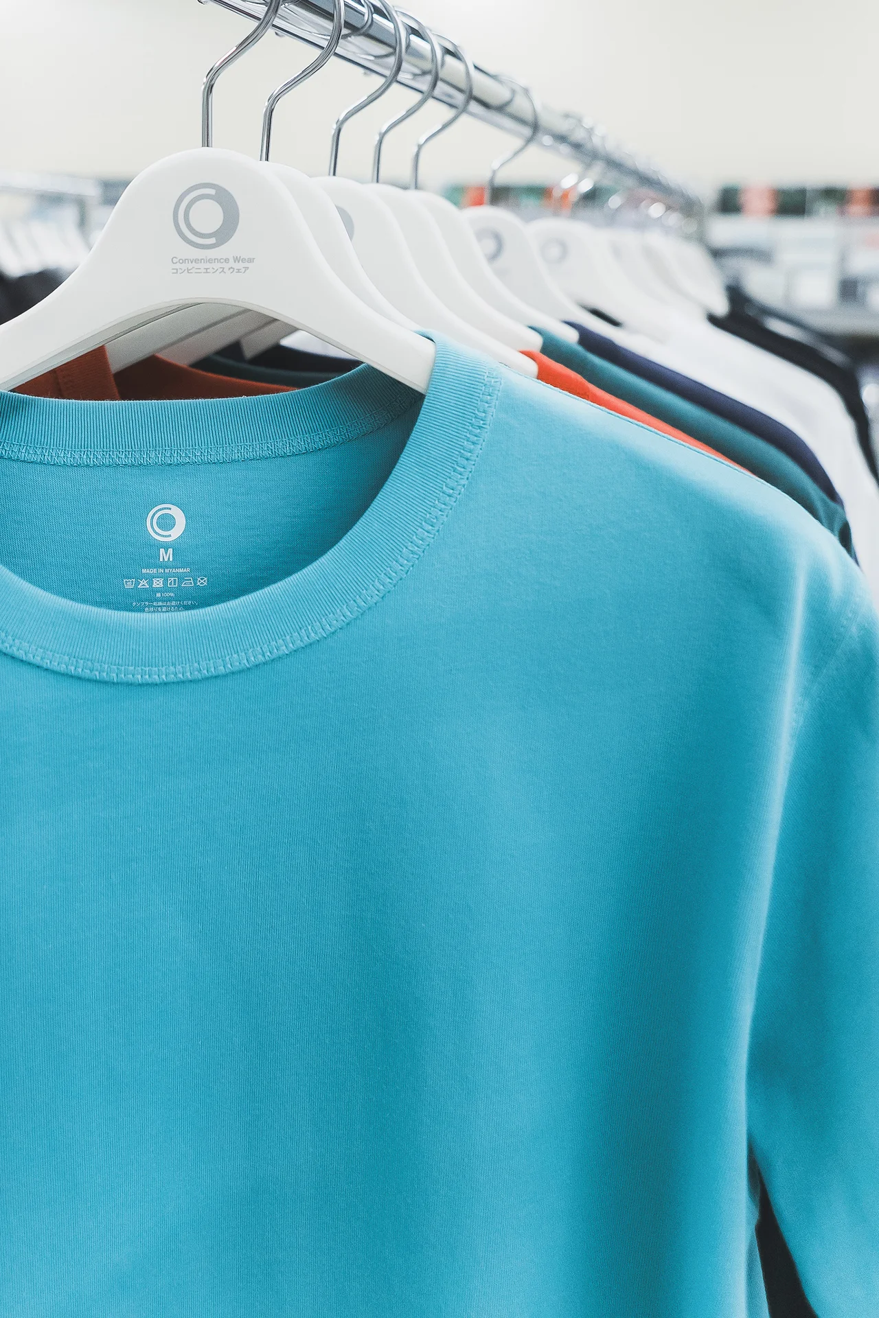 【ファミリーマートで買える服】「コンビニの画像_14