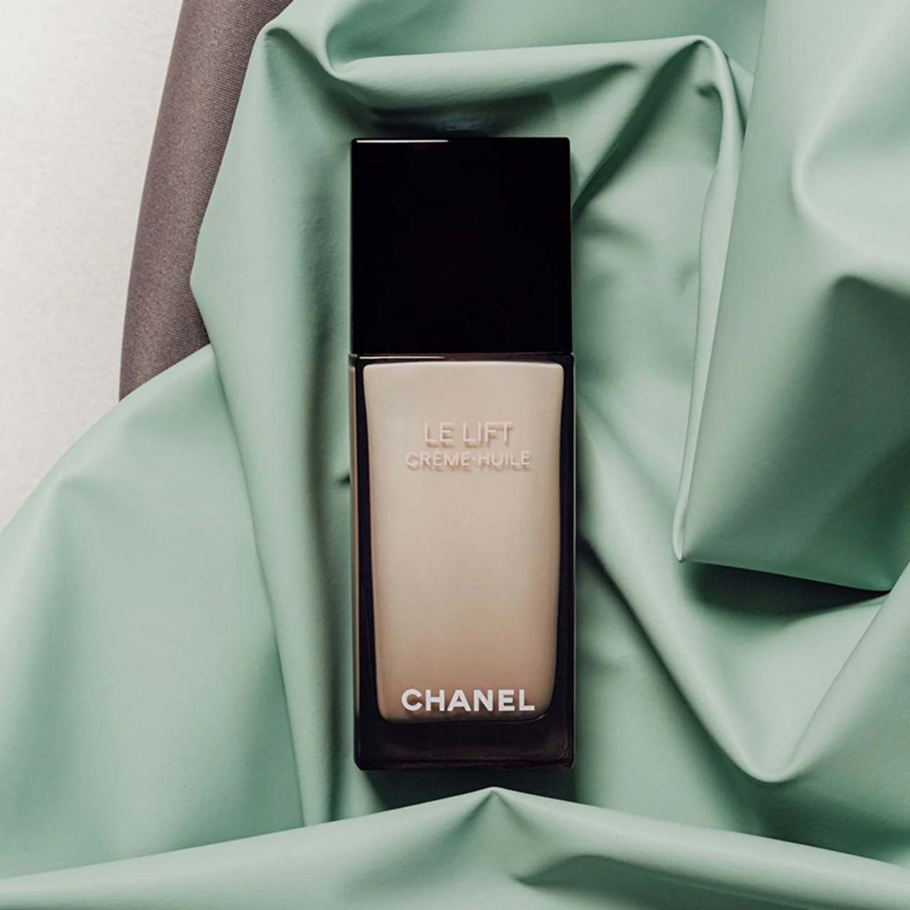 CHANEL｜LL クレーム ユイル