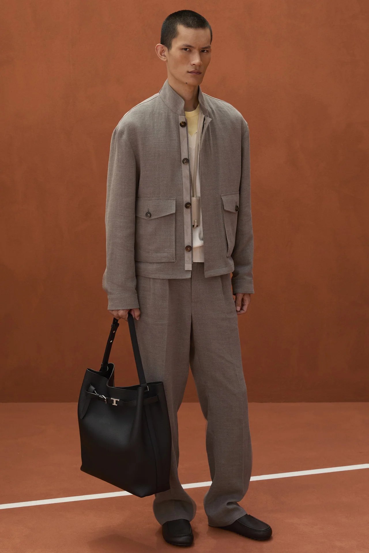 【トッズ】最新の2026年春夏コレクションが集結したポップアップ開催。今季注目のコーディネートをチェック②