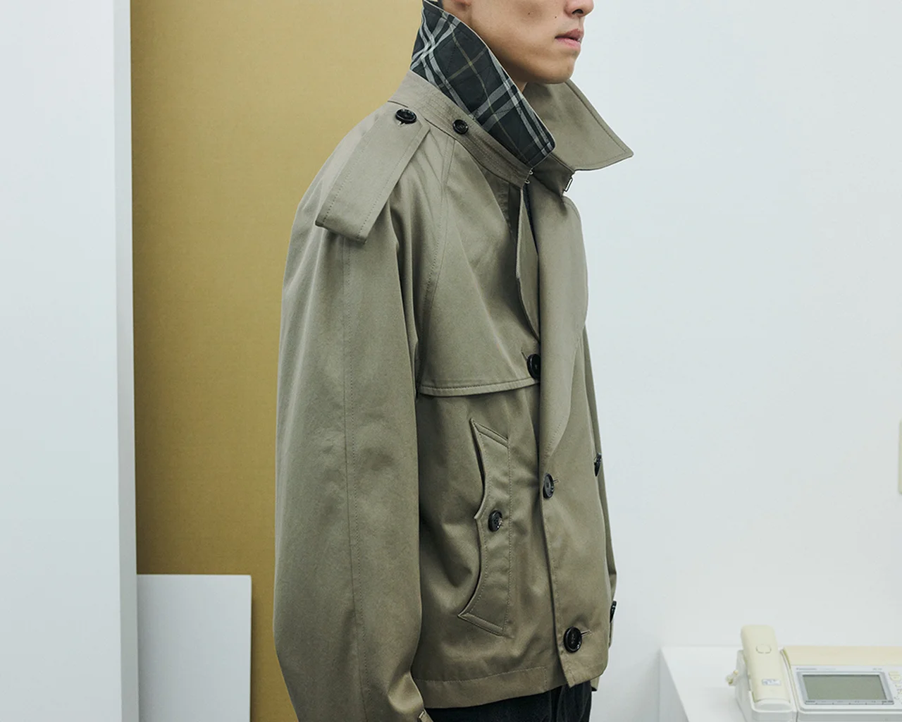 BURBERRYのクロップドトレンチジャケット