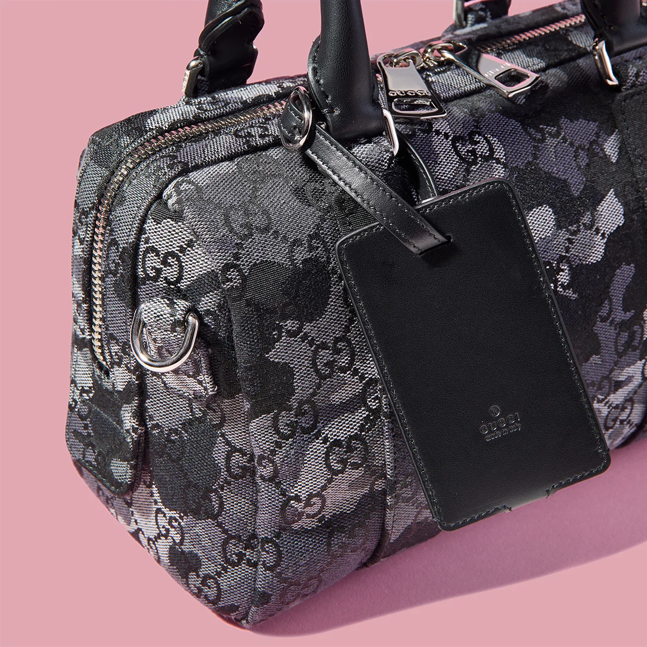 GGパターンのデニムファブリックにカモフラージュエフェクトを施した