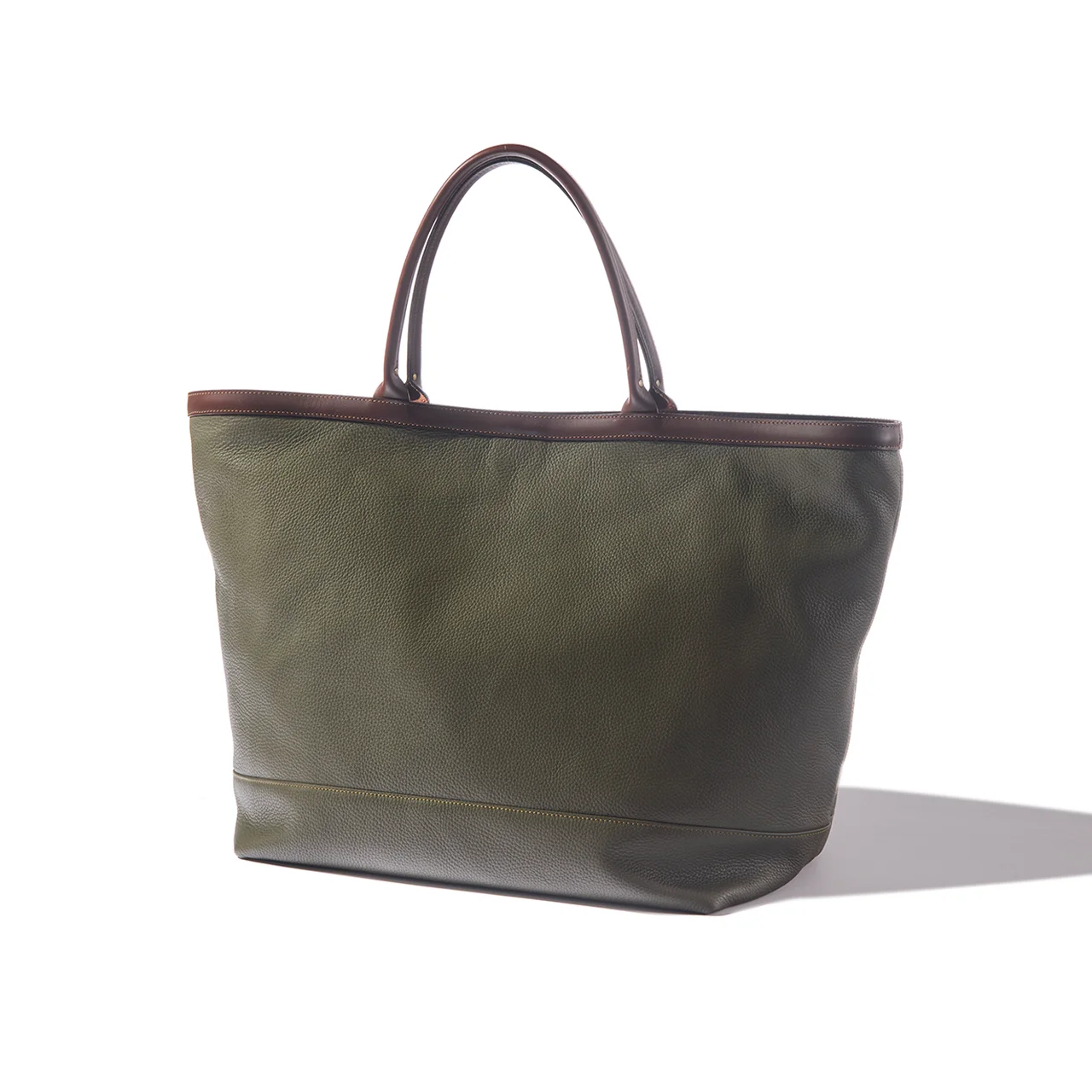 【フェリージ】40代男性におすすめのオールレザーのトートバッグ「24/35/LD+A」