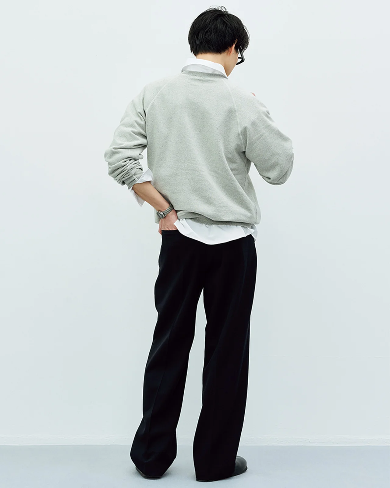 Front 11201のスウェット 着こなし