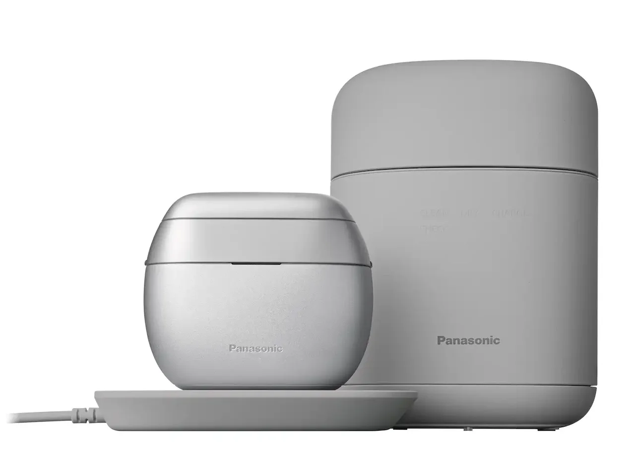 パナソニック　シェーバー　ひげ剃り　ヒゲ　ラムダッシュ パームイン ES-P690U（洗浄機付き/削りだし金属製） ￥00000（編集部調べ）／パナソニック