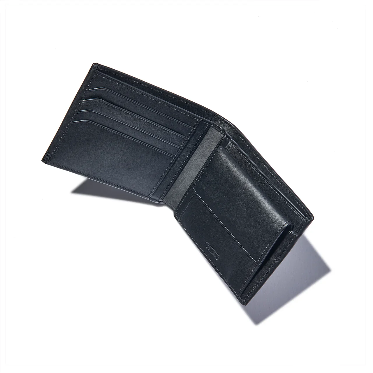 TUMI｜Nassau Global Wallet with Coin Pocket