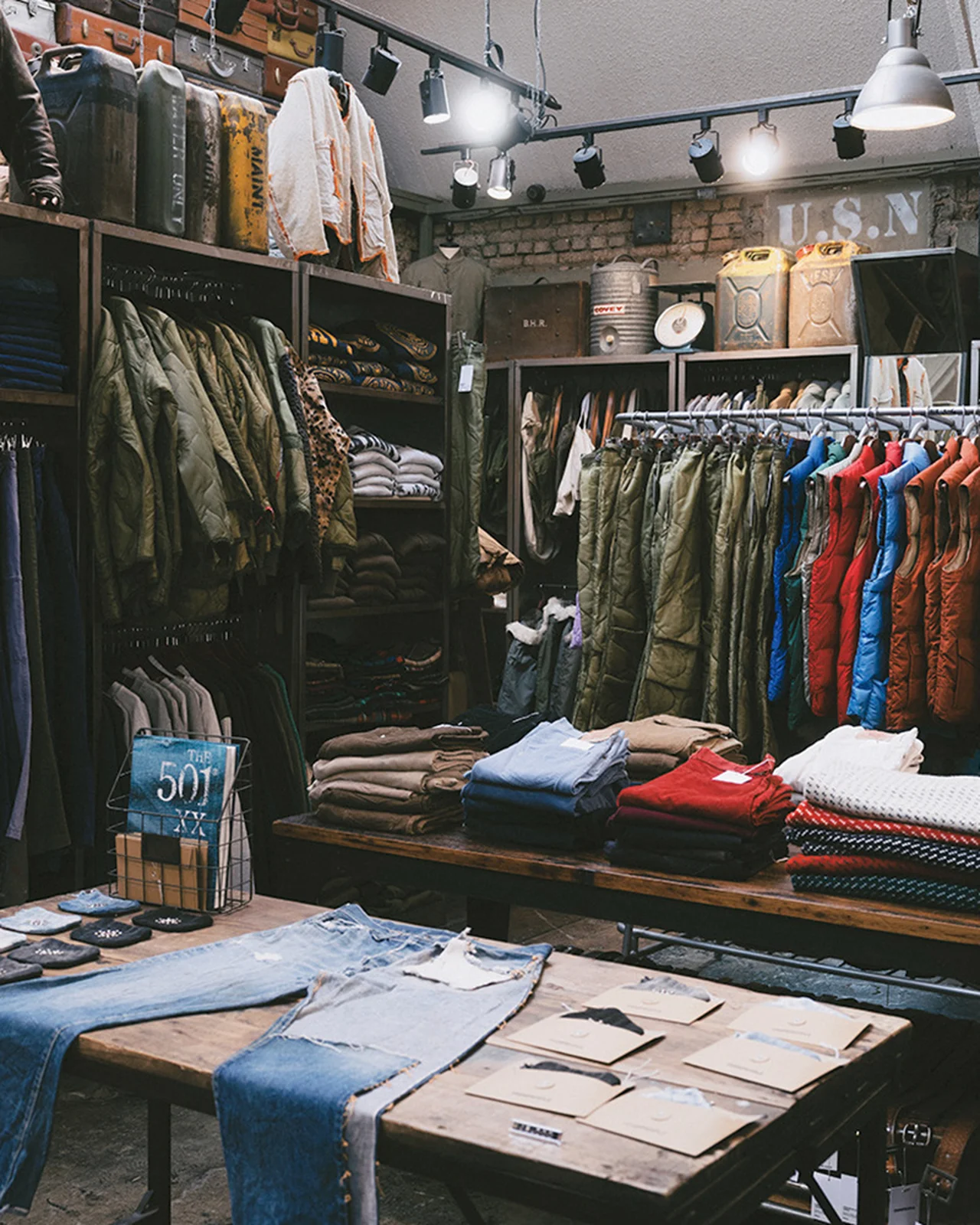 オムニピープル ヘビーの店内