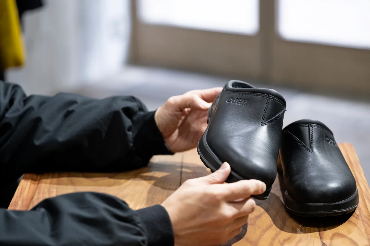 【おしゃれな大人の愛用サンダル】「コム の画像_4