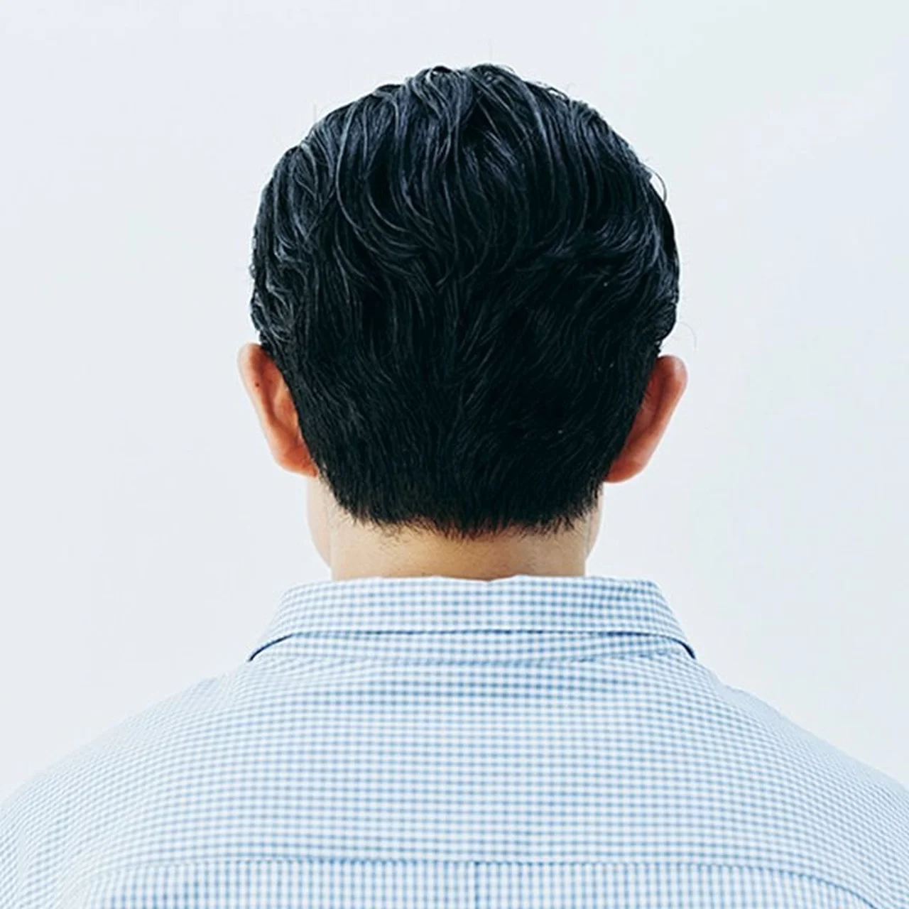 上げても下ろしてもいいコンパクトで万能なショートボブ 後ろ