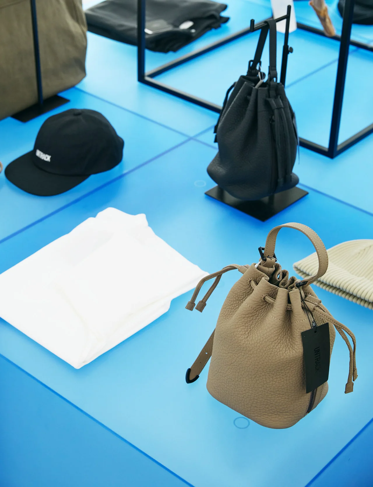 【大人がオンオフ使えるバッグ&ウェアが見の画像_6