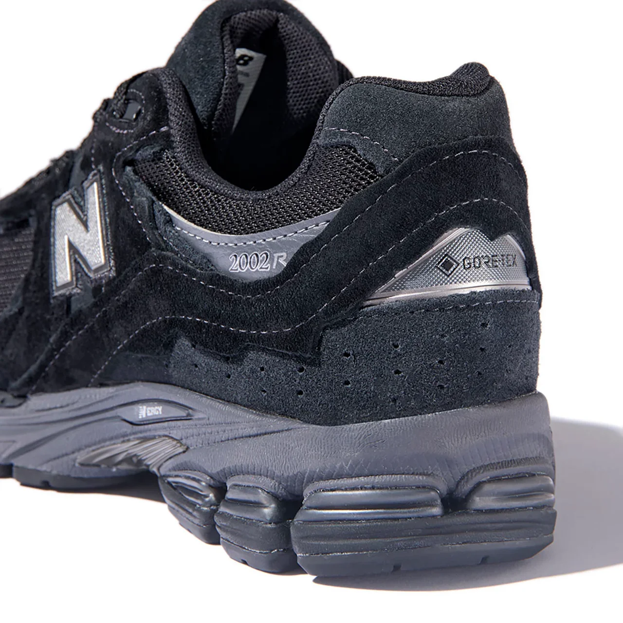 New Balance|2002 Decon Gore-Tex®