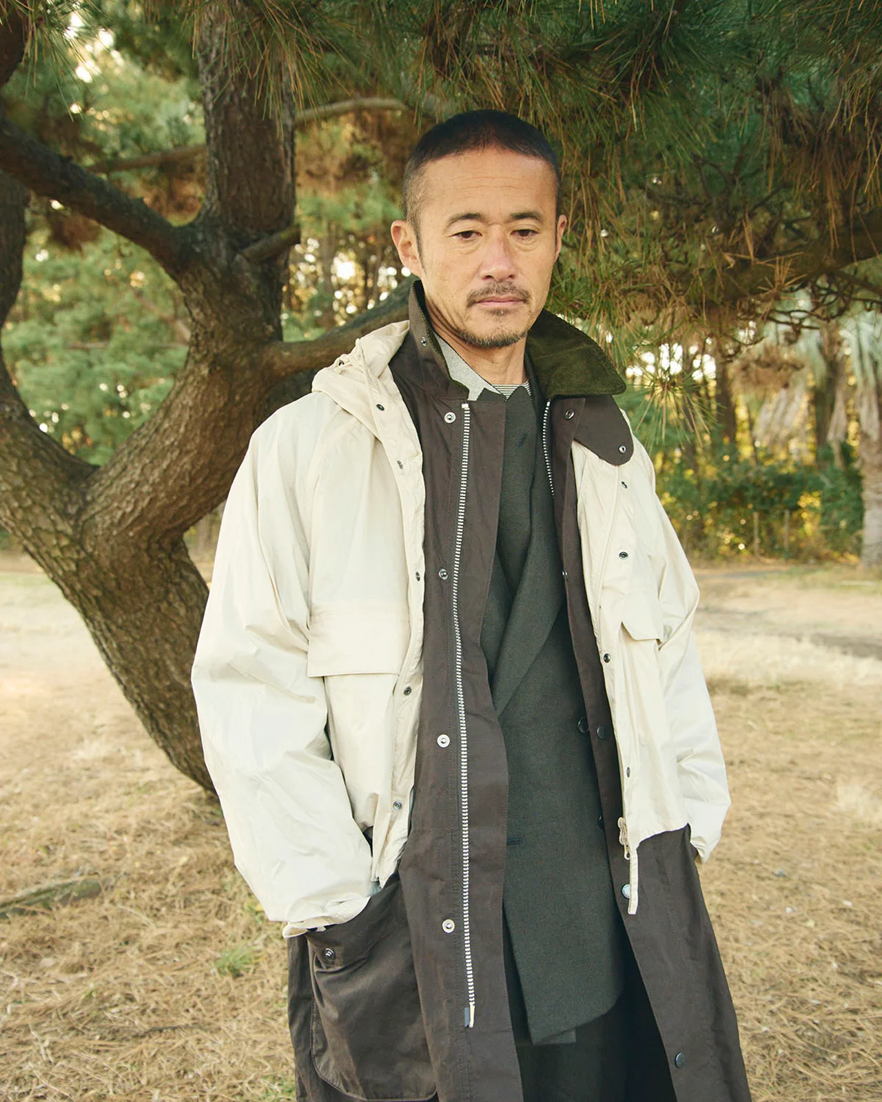 エンデュランス カジュアルジャケットのオリーブカラー