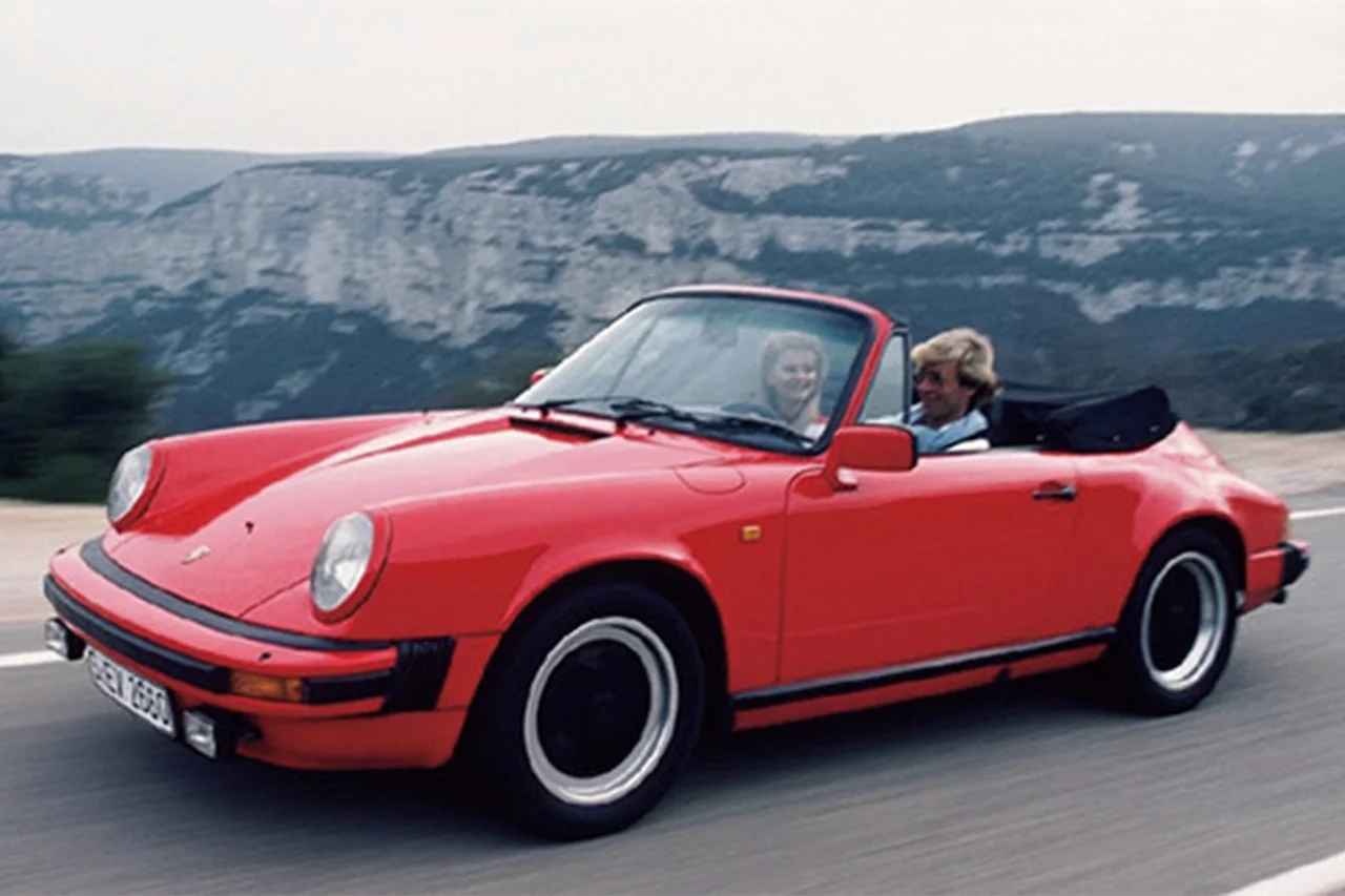 ポルシェ911のカブリオレ