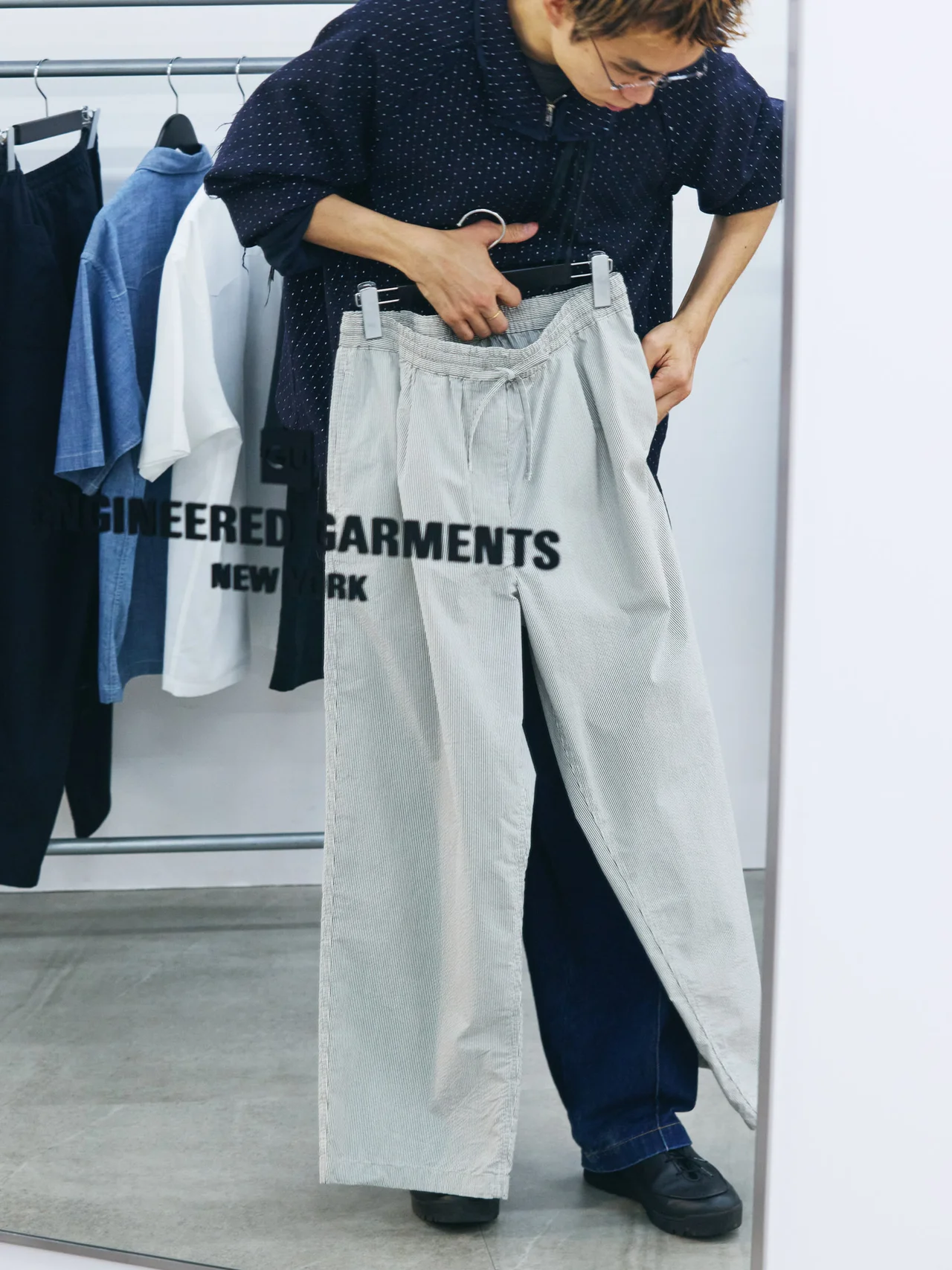 「ジーユー×エンジニアド ガーメンツ」パンツ　スタイリスト瓜坂拓海