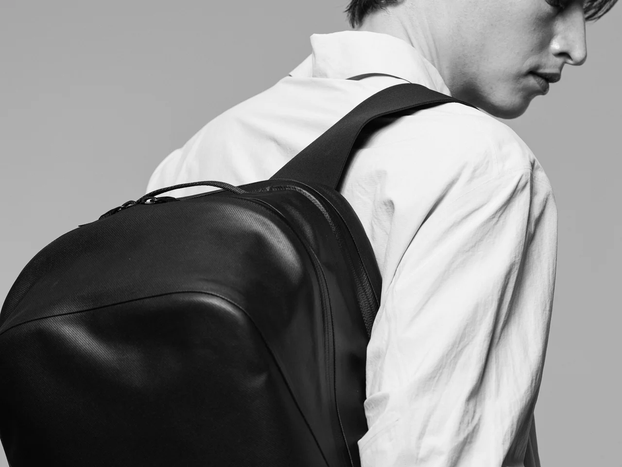 【大人が買うべき究極の黒リュック】10万の画像_1