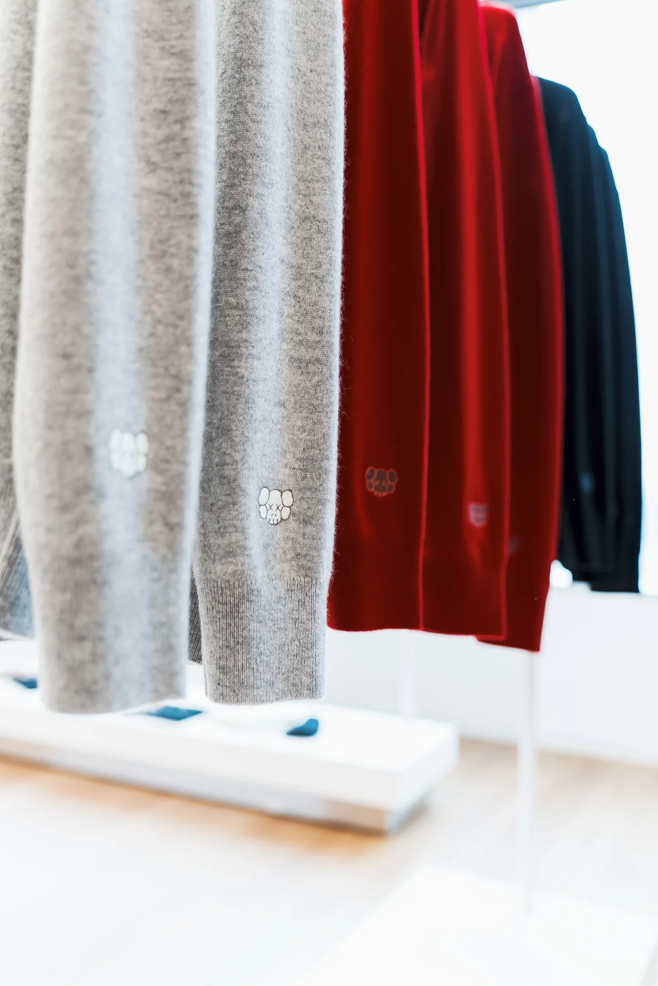 【大人のユニクロ】試着ルポ。「KAWS」の画像_8