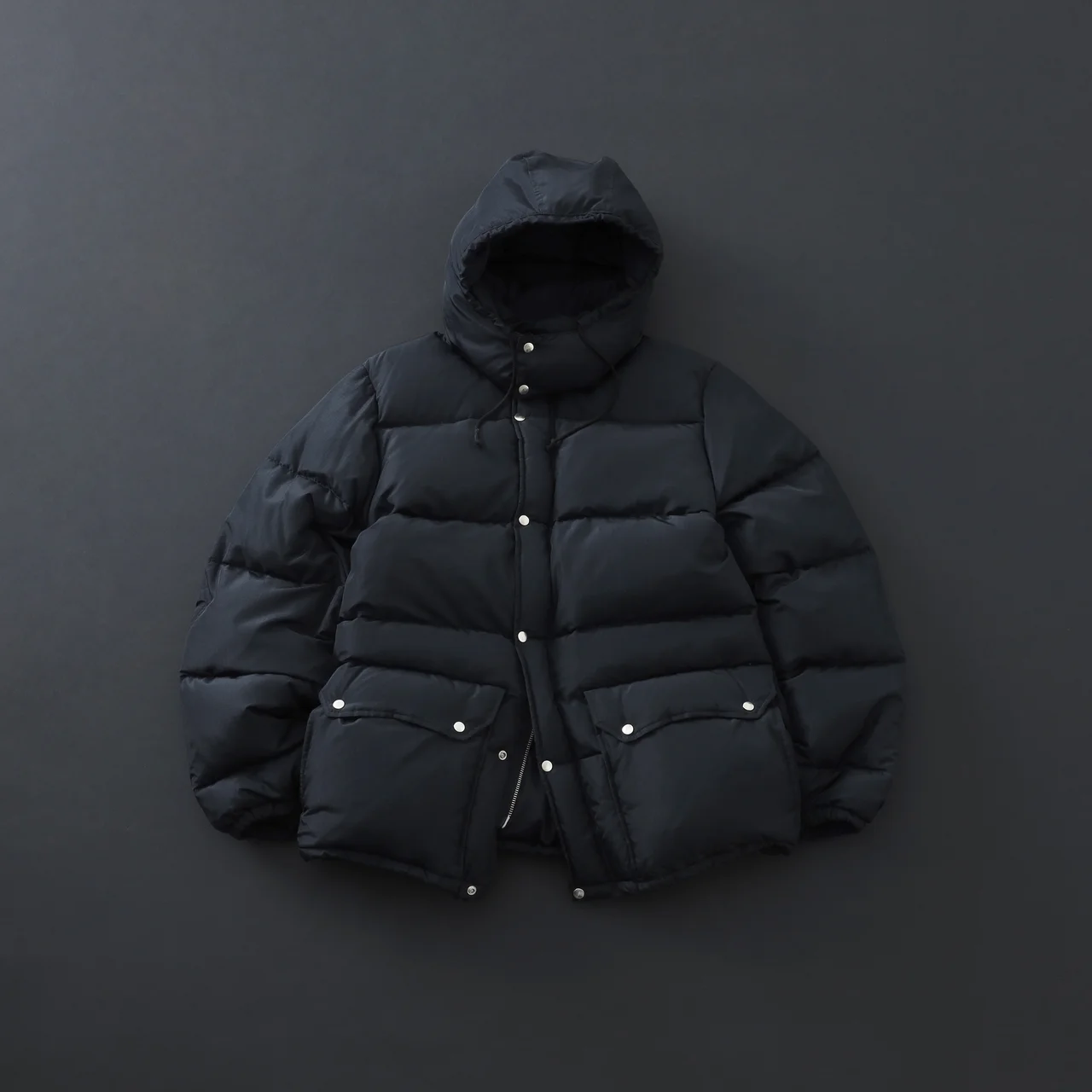 大人が買うべき「黒ダウン」20選。モンベの画像_20