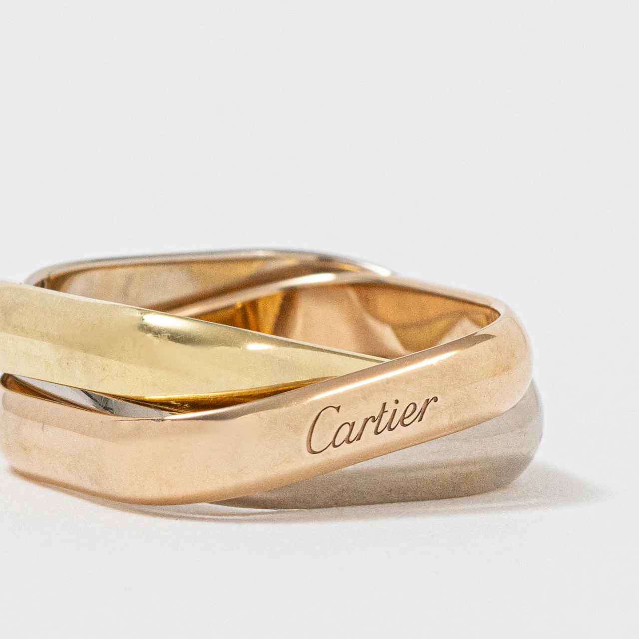 エディター私物 カルティエのトリニティクッションリング