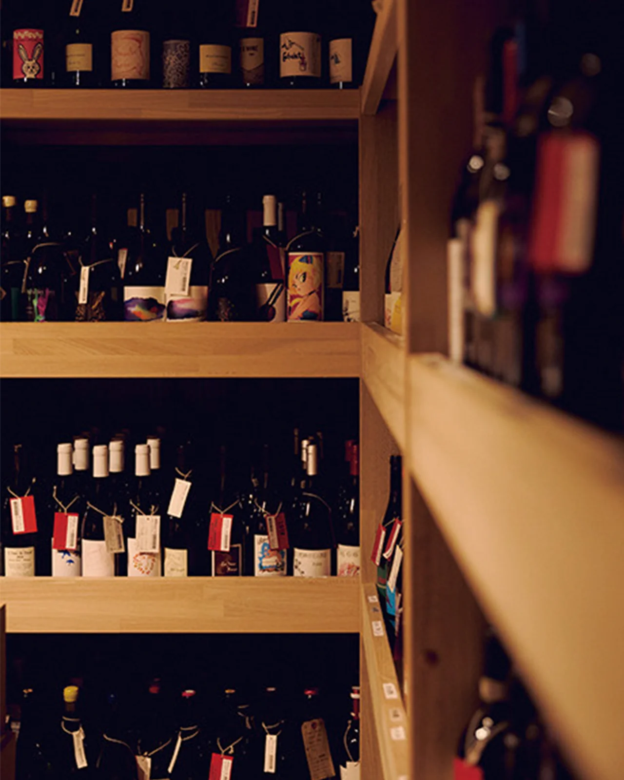 店舗の地下のセラー