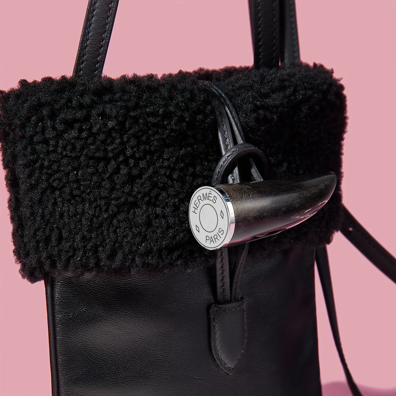 ホーン先端の《クルー・ド・セル》が印象的