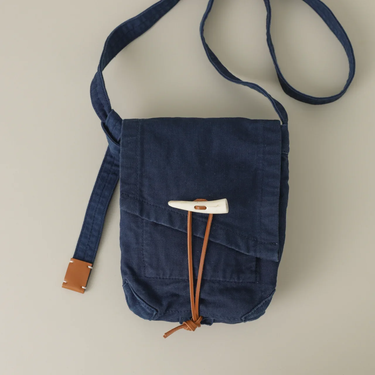 LUGGAGE LABEL｜TRUE BLUE　FLAP SHOULDER BAG
