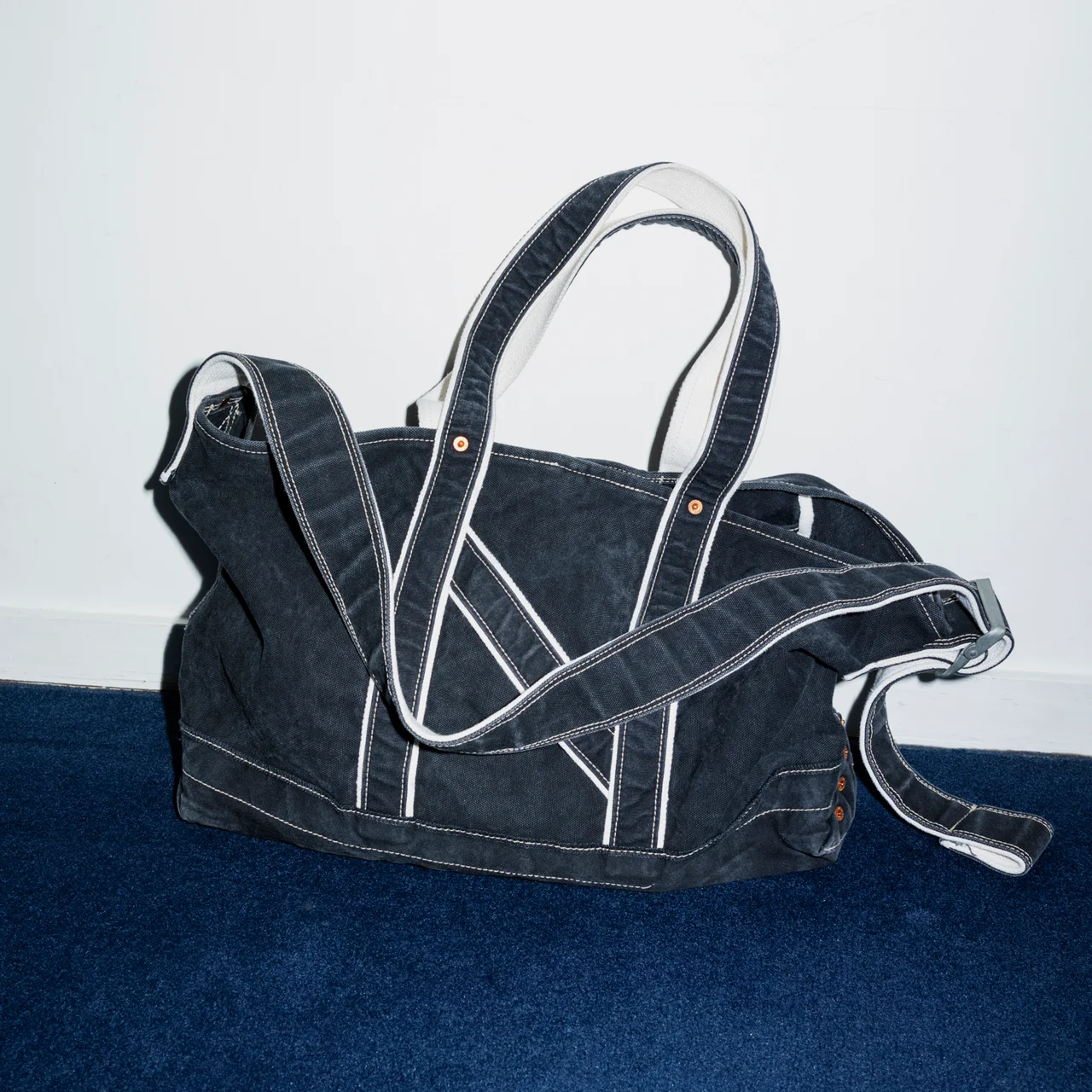 NICENESSのエイジドエフェクトショルダートートバッグ