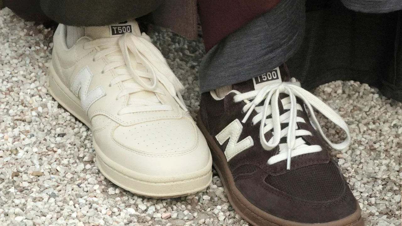 AURALEE × New Balance T500