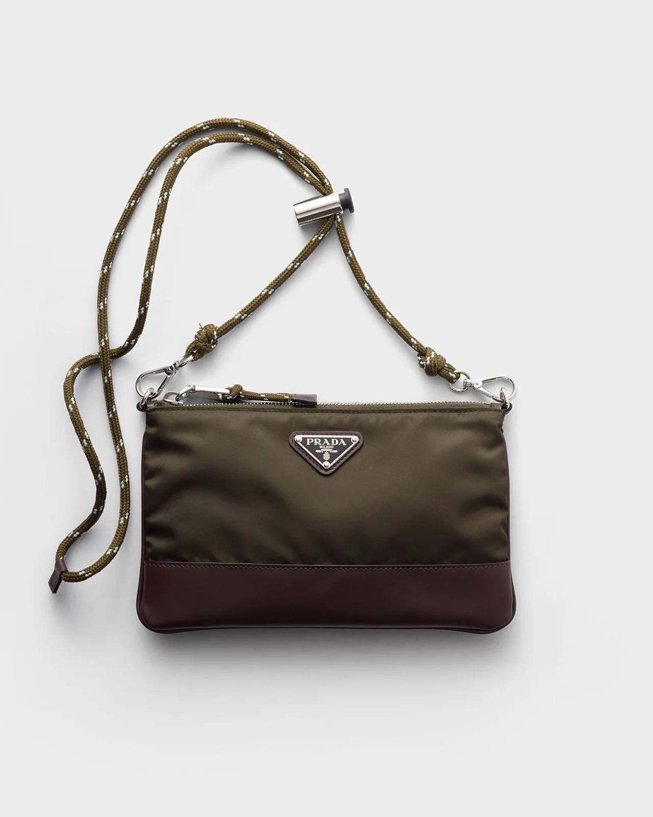 プラダのカーキグリーンの「プラダ スピードロック」ショルダーバッグ