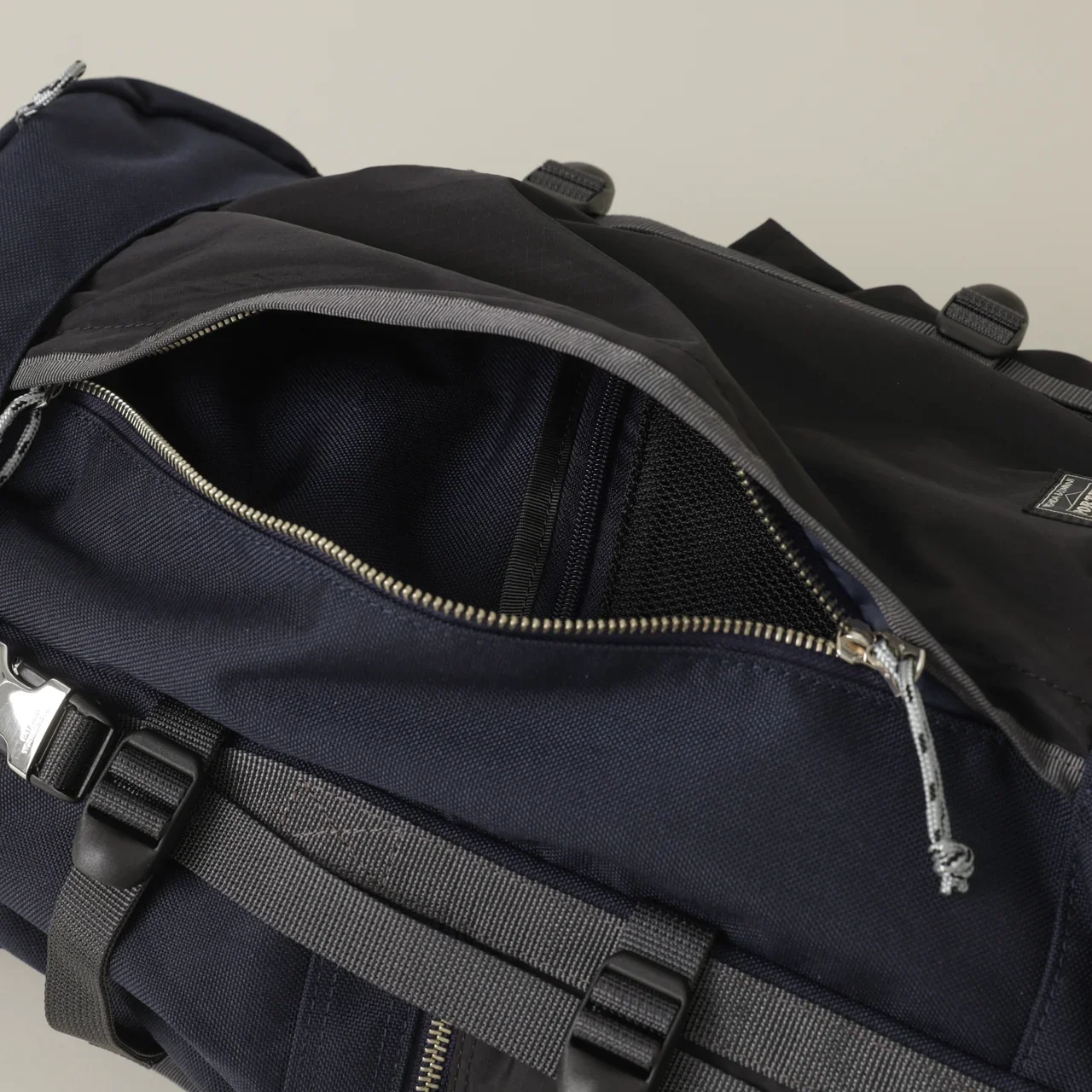 PORTER｜HYPE　BACKPACK　内側