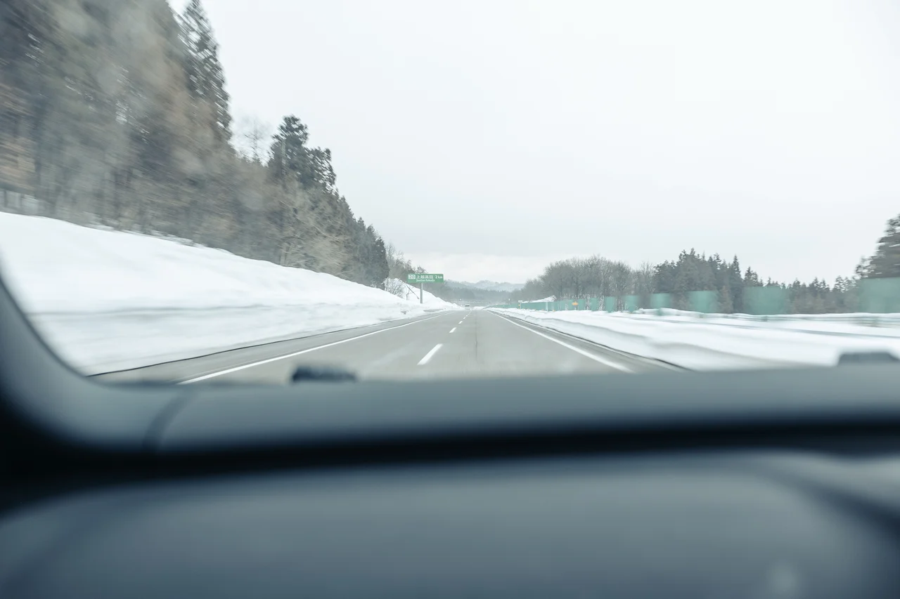 高速道路に乗ってスタート地点の上越妙高へ戻る