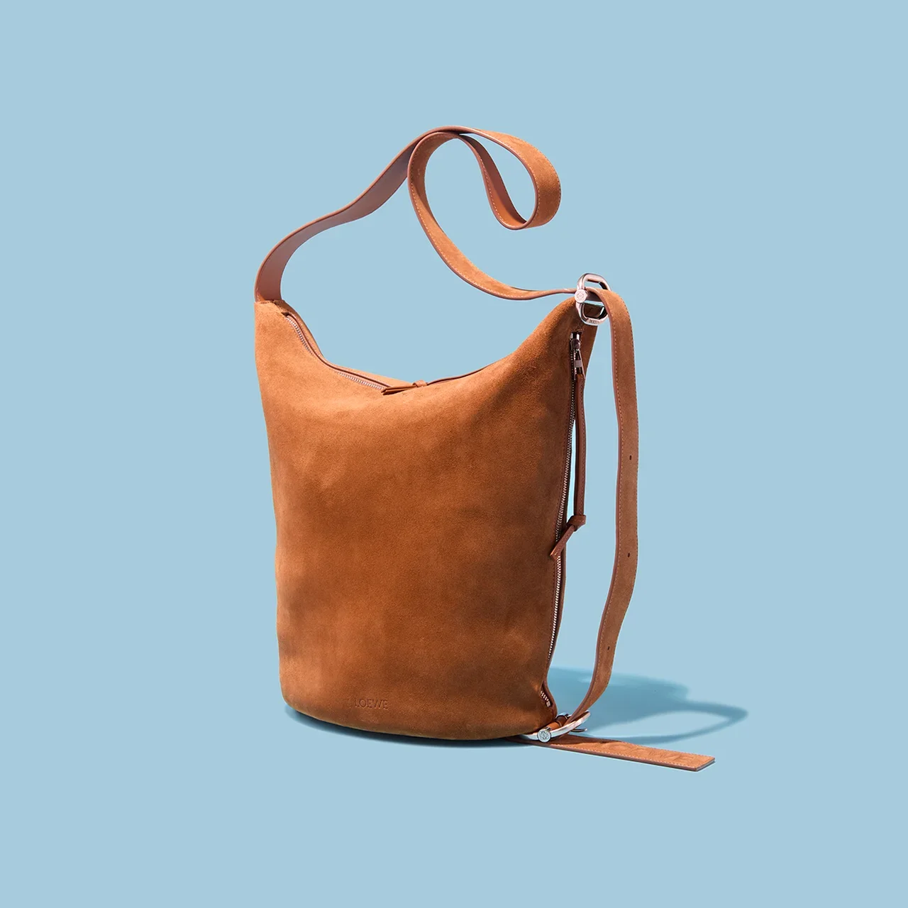 LOEWE｜LOOP BUCKET BAG MEDIUM
