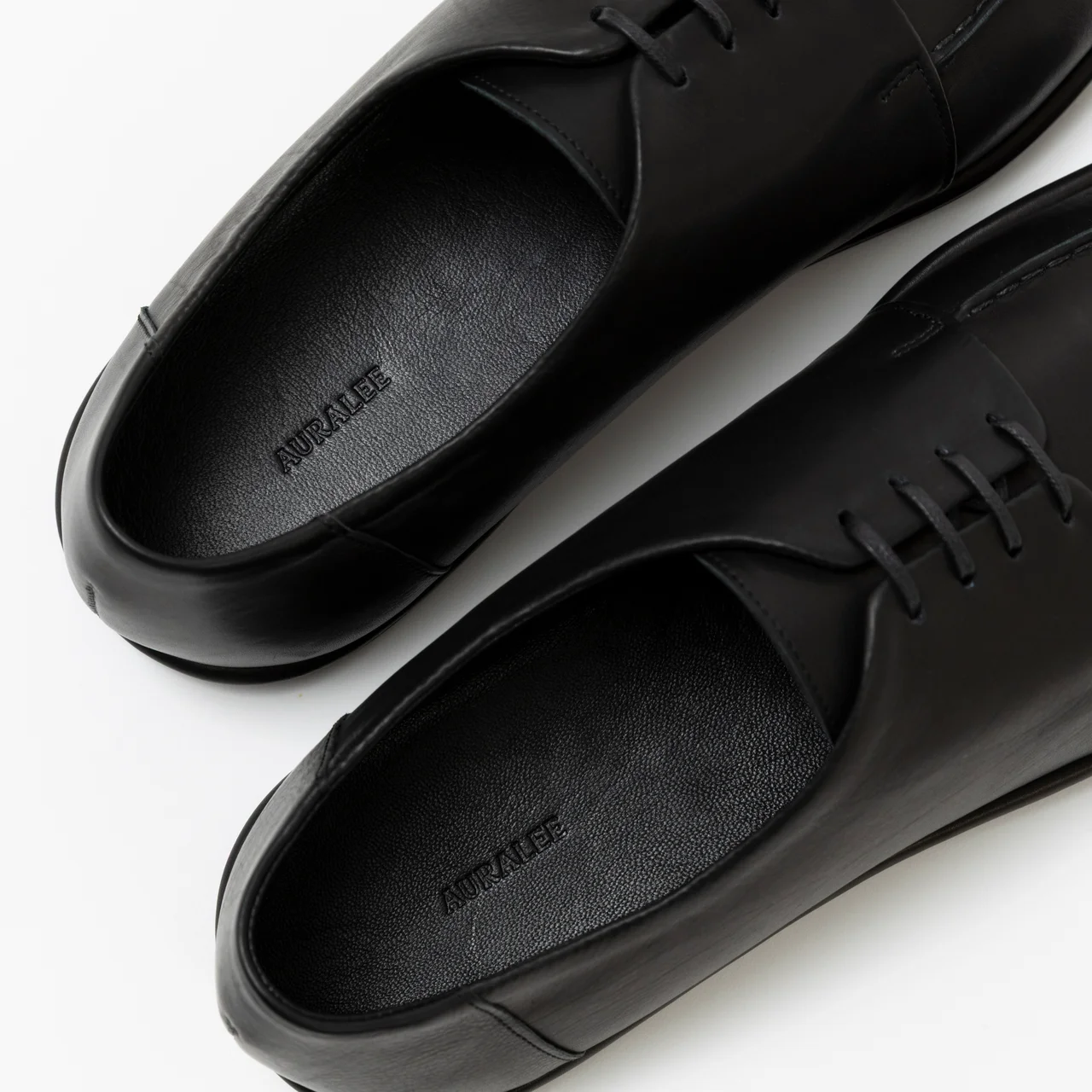 エディター私物 オーラリーのカーフレザーシューズ