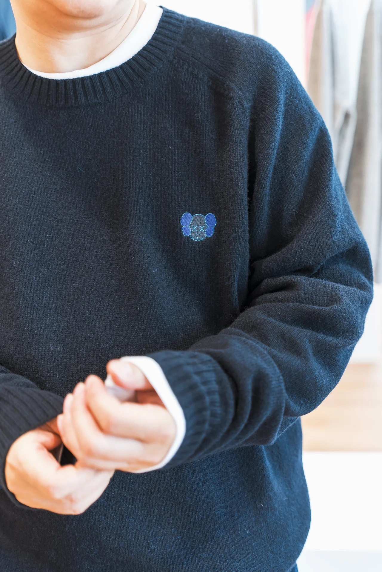 【大人のユニクロ】試着ルポ。「KAWS」の画像_21