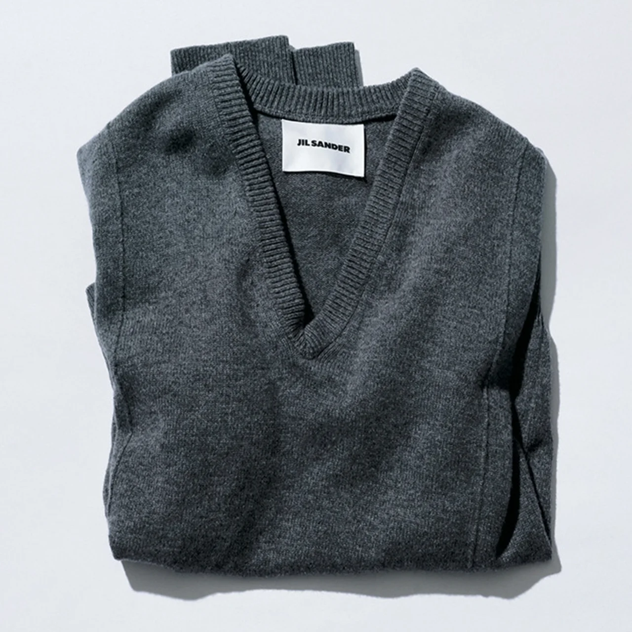 JIL SANDERのVネックニット