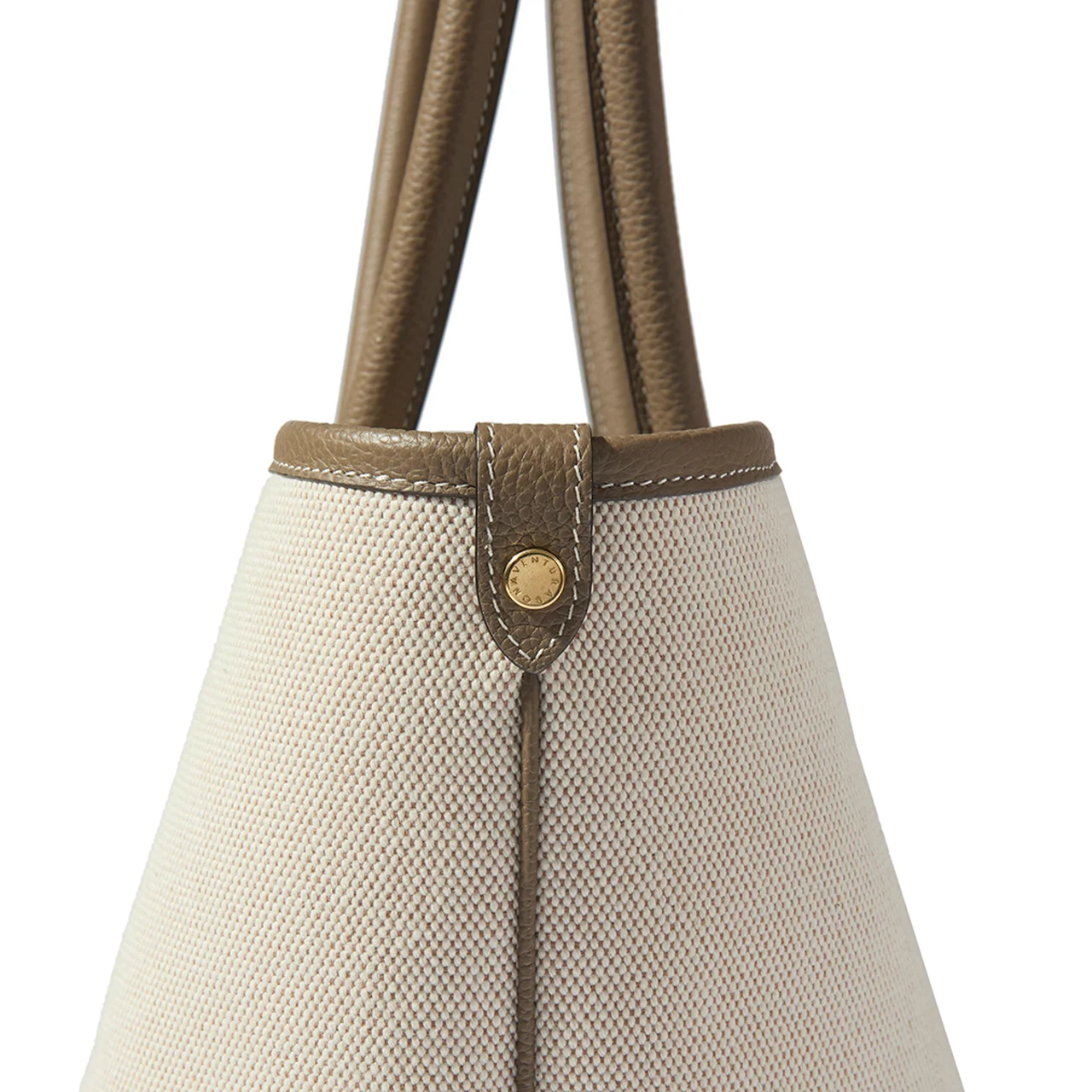 シュリンクレザーをハンドルやトリミングに配した