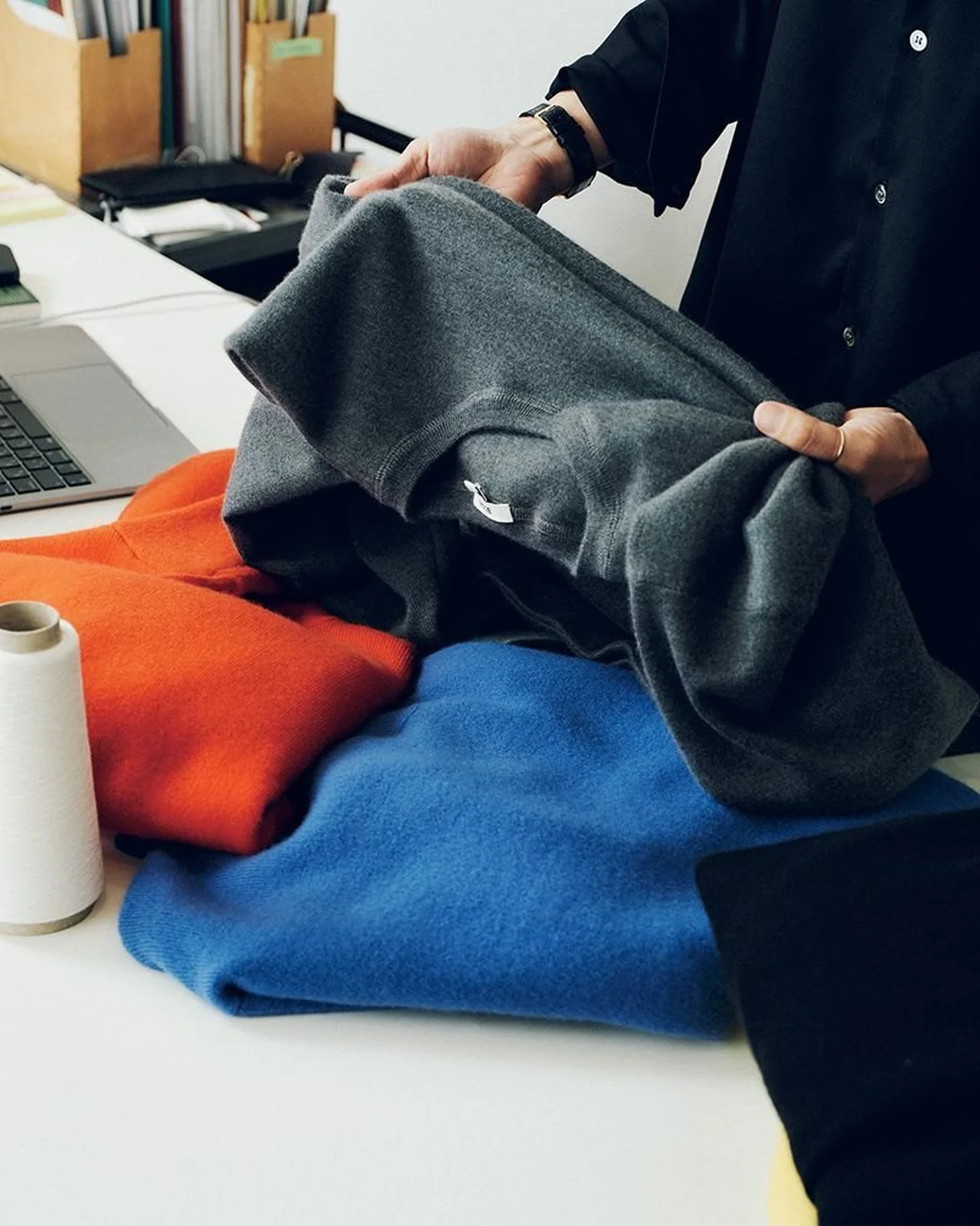 内モンゴルの工場で編み立てまで行うシグニチャーシリーズ