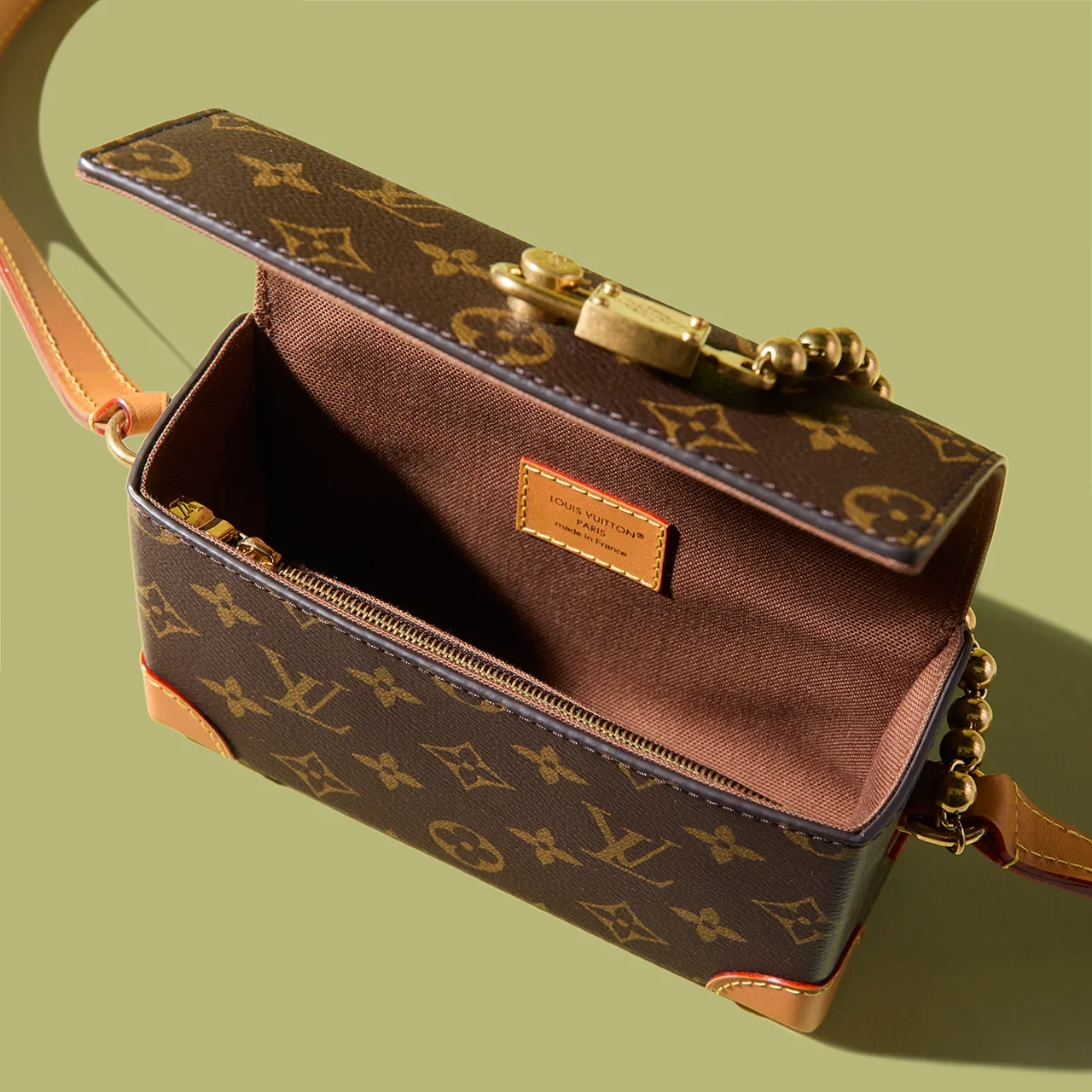 LOUIS VUITTON｜STEAMER WEARABLE WALLET