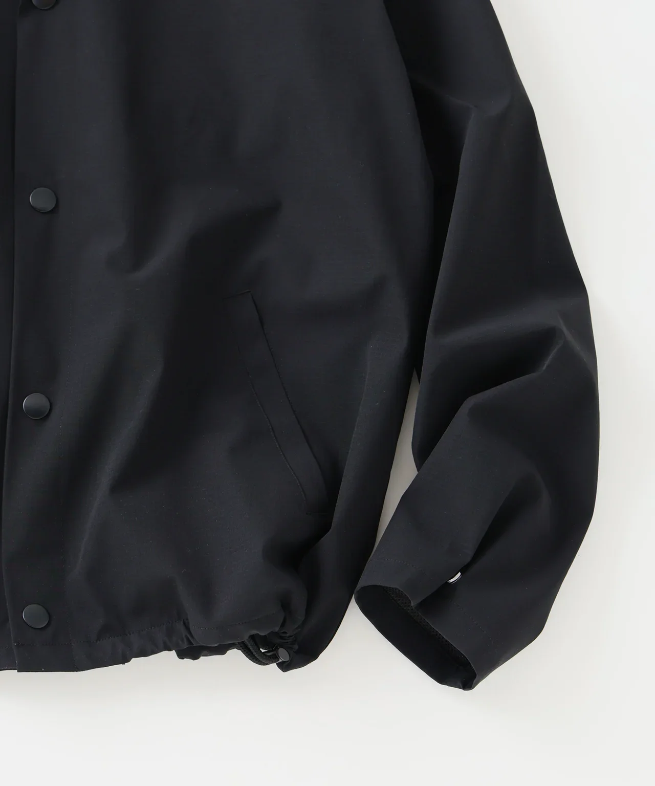 【差がつく大人の黒アウター】「A.P.C.」の定番ブルゾンが「ジャーナル スタンダード レリューム」別注で軽快かつ上品に③